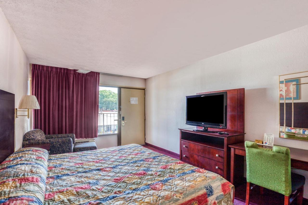 Oyo Hotel Decatur I-20 East & Wesley Club Dr Extérieur photo