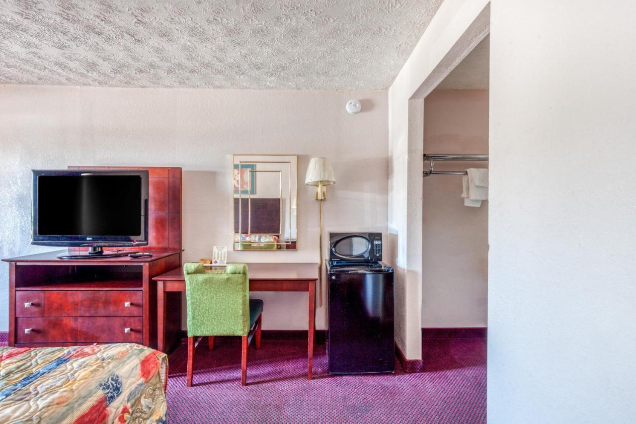Oyo Hotel Decatur I-20 East & Wesley Club Dr Extérieur photo