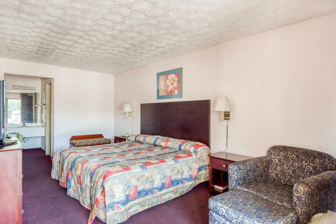 Oyo Hotel Decatur I-20 East & Wesley Club Dr Extérieur photo