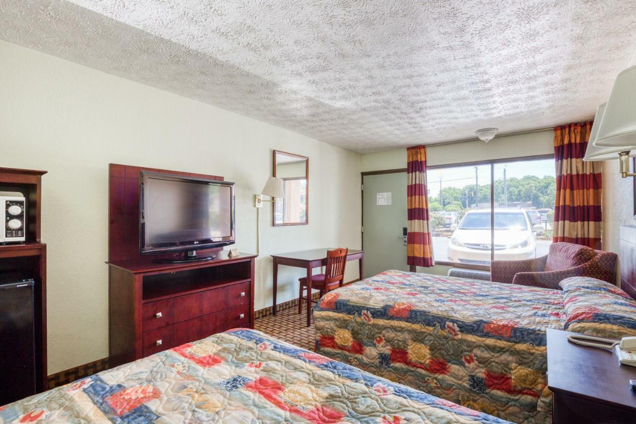Oyo Hotel Decatur I-20 East & Wesley Club Dr Extérieur photo